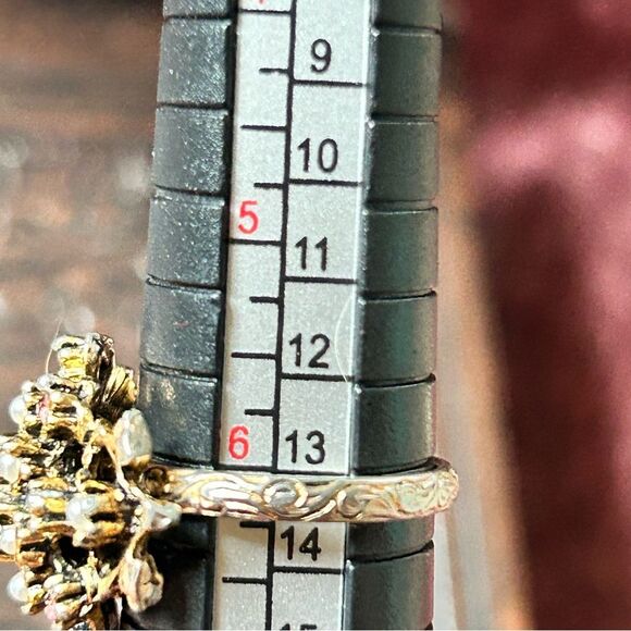 Vintage Ornate Rhinestone Faux Pearl Costume Jewelry Ring - Picture 4 of 6